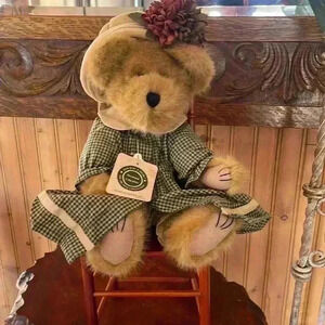 Boyds bear Emmie.